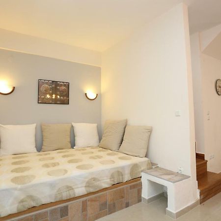 Villa Argo 3 - Beachfront, Big Gardens, Location! Пефкохори Екстериор снимка