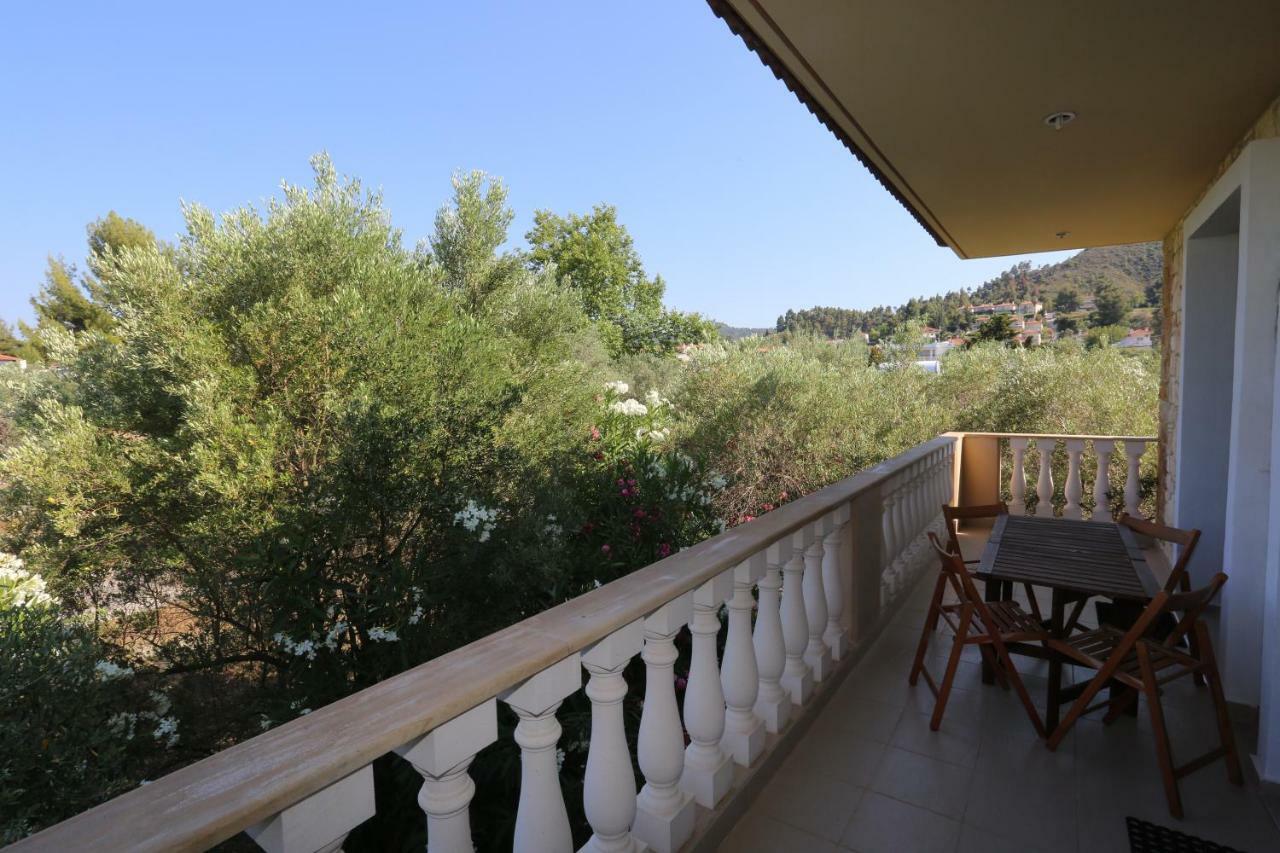 Villa Argo 3 - Beachfront, Big Gardens, Location! Пефкохори Екстериор снимка
