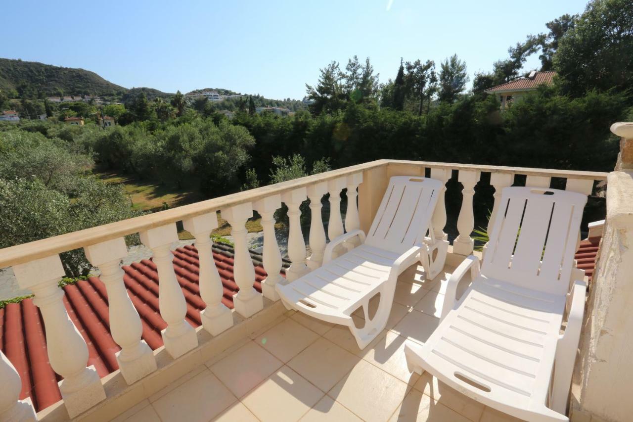 Villa Argo 3 - Beachfront, Big Gardens, Location! Пефкохори Екстериор снимка