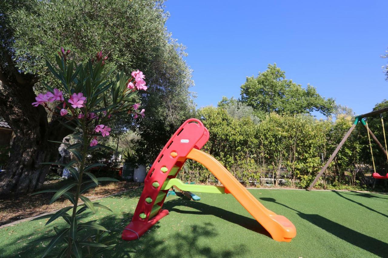 Villa Argo 3 - Beachfront, Big Gardens, Location! Пефкохори Екстериор снимка
