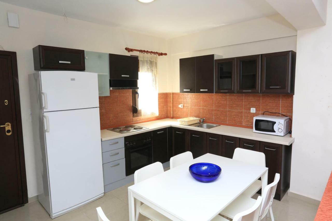 Villa Argo 3 - Beachfront, Big Gardens, Location! Пефкохори Екстериор снимка