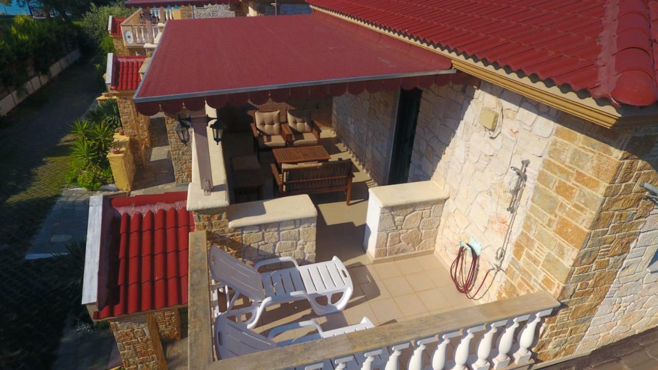 Villa Argo 3 - Beachfront, Big Gardens, Location! Пефкохори Екстериор снимка