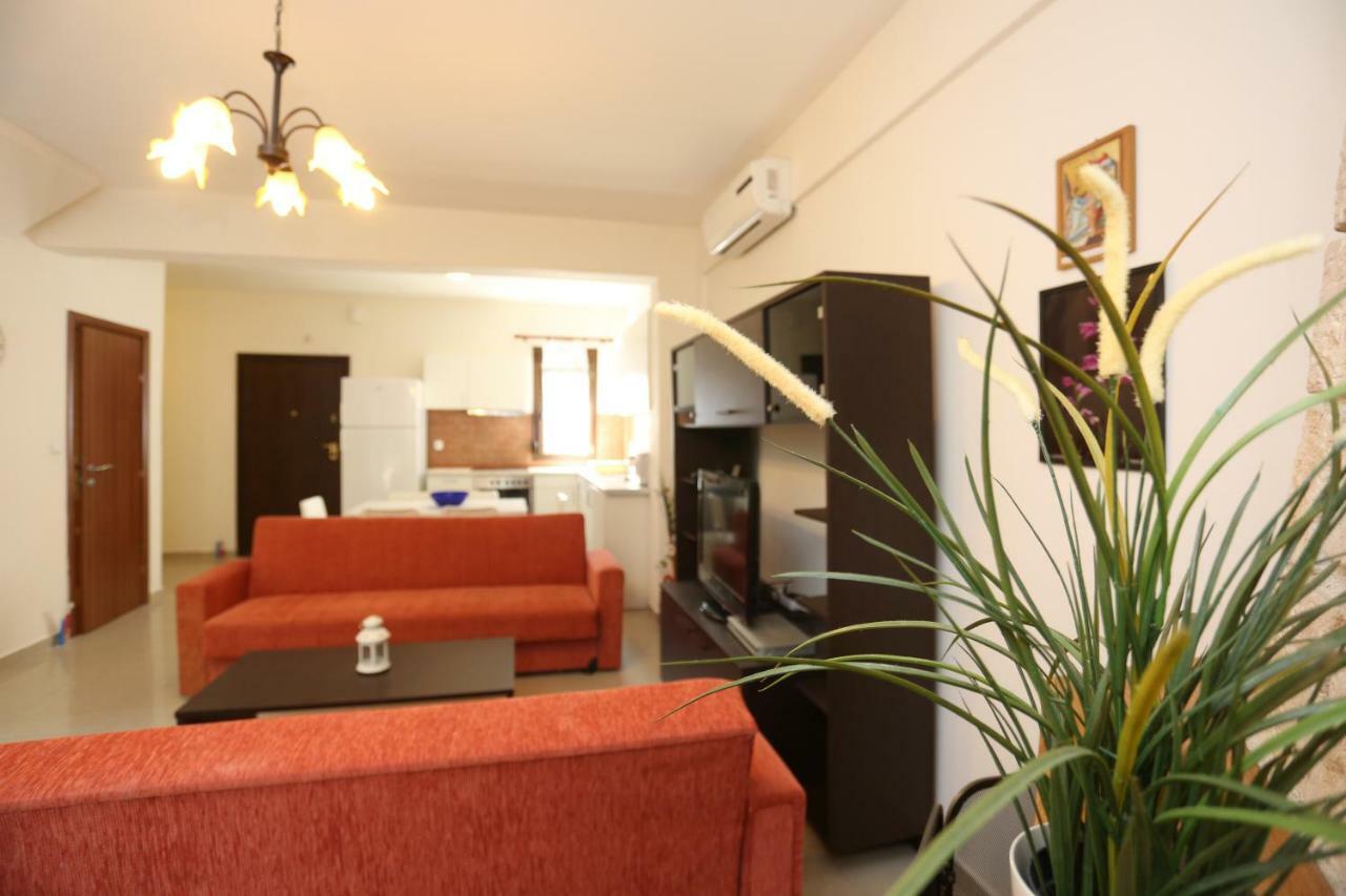 Villa Argo 3 - Beachfront, Big Gardens, Location! Пефкохори Екстериор снимка
